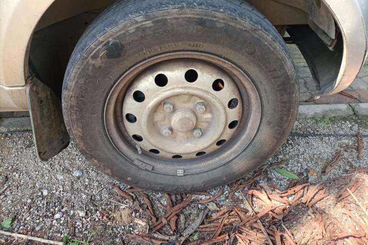 Used Wuling Rongguang 2011 1.2L Base Version Right Front Wheel Hub