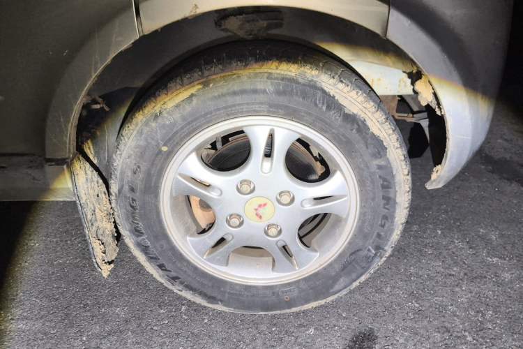 Used Wuling Rongguang 2011 1.2L Standard Version Right Front Wheel Hub