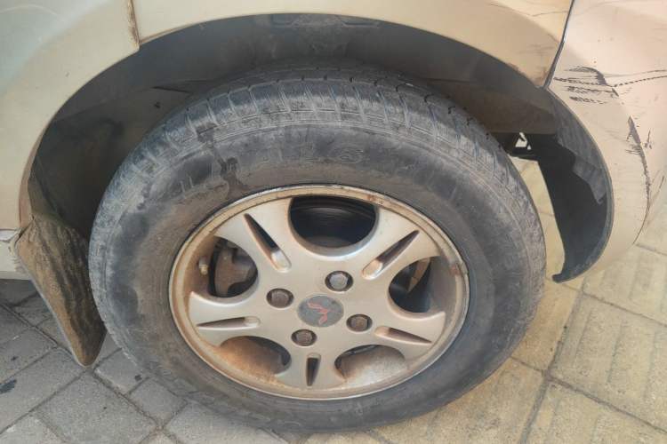 Used Wuling Rongguang 2011 1.2L Comfort Model Right Front Wheel Hub