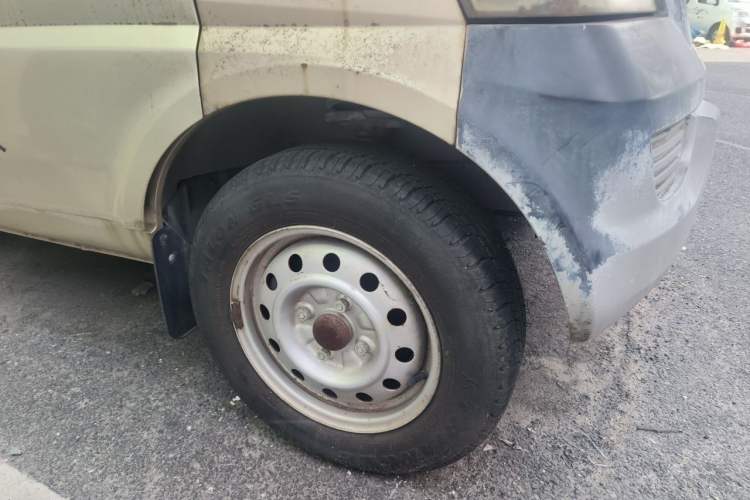 Used Wuling Rongguang 2011 1.2L Base Version Right Front Wheel Hub