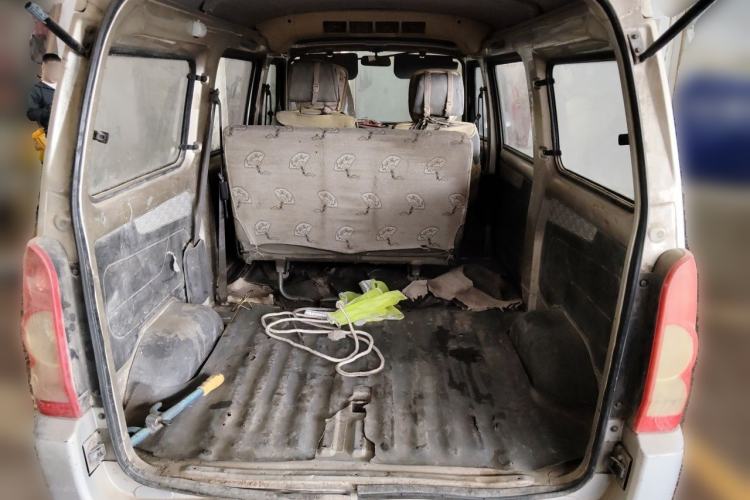 Used Wuling Rongguang 2011 1.2L Base Version Trunk