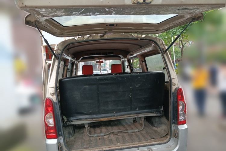 Used Wuling Rongguang 2011 1.2L Base Version Trunk