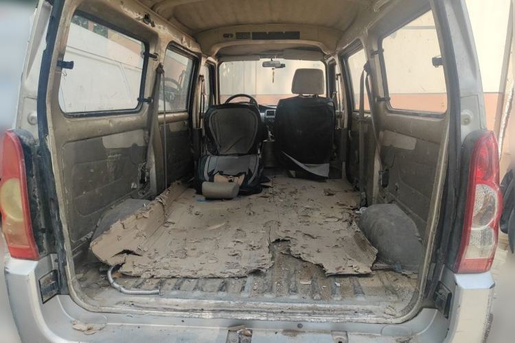 Used Wuling Rongguang 2011 1.2L Comfort Model Trunk