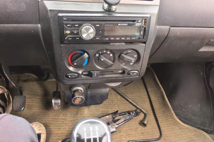 Used Wuling Rongguang 2012 1.2L Extended Basic Version LJY Audio And AC Panel