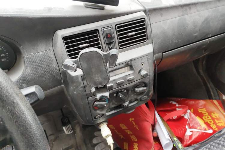 Used Wuling Rongguang 2012 1.2L Extended Basic Version LJY Audio And AC Panel