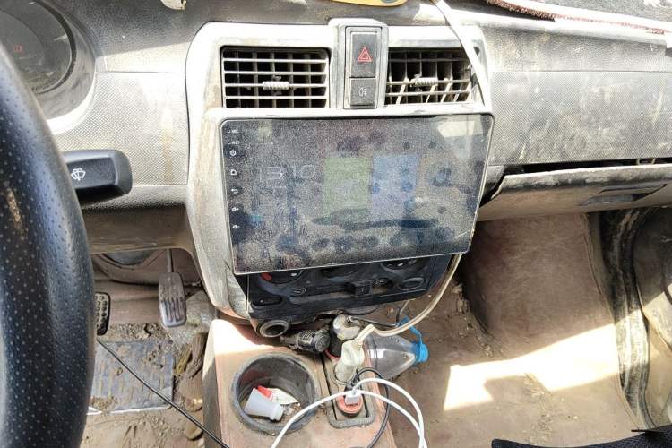 Used Wuling Rongguang 2012 1.5L Extended Basic Version Audio And AC Panel