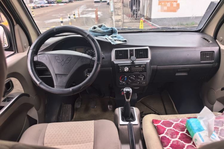 Used Wuling Rongguang 2012 1.2L Extended Basic Version LJY Center Console