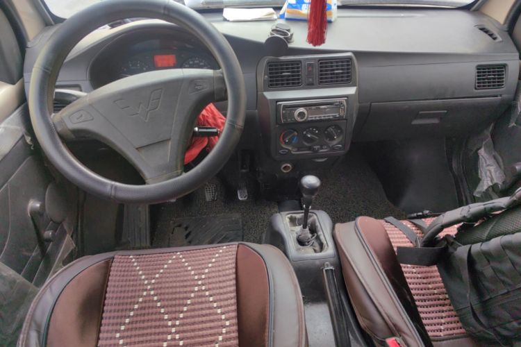 Used Wuling Rongguang 2012 1.2L Extended Basic Version LJY Center Console