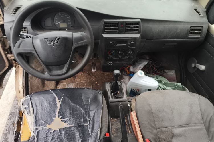 Used Wuling Rongguang 2012 1.2L Extended Basic Version LJY Center Console