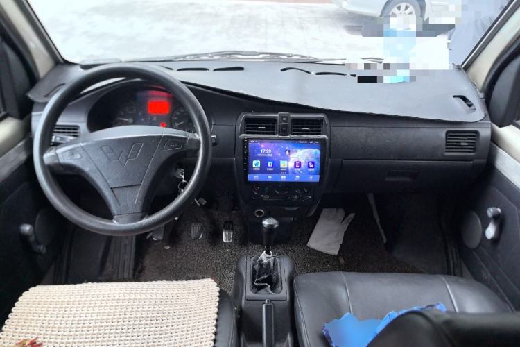 Used Wuling Rongguang 2012 1.2L Extended Basic Version LJY Center Console