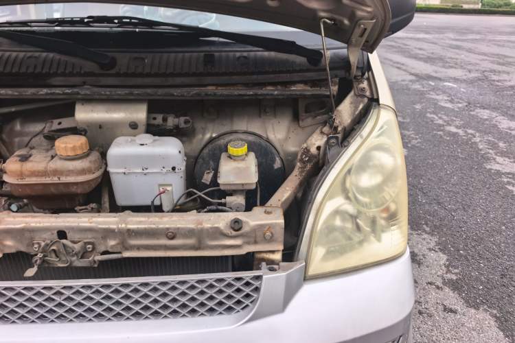 Used Wuling Rongguang 2012 1.2L Extended Basic Version LJY Engine Bay Left