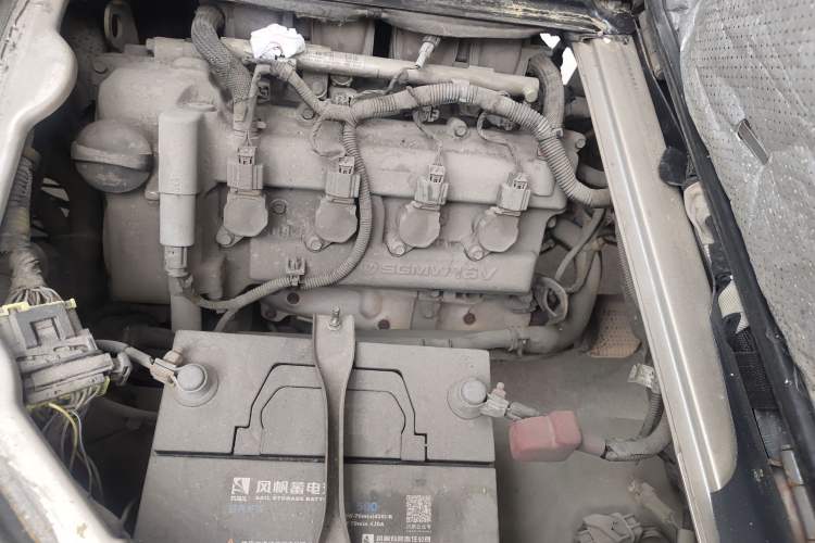 Used Wuling Rongguang 2012 1.5L Extended Basic Version Engine Bay Left