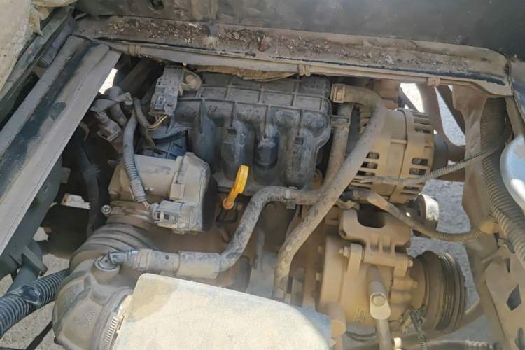 Used Wuling Rongguang 2012 1.2L Extended Basic Version LJY Engine Bay Left