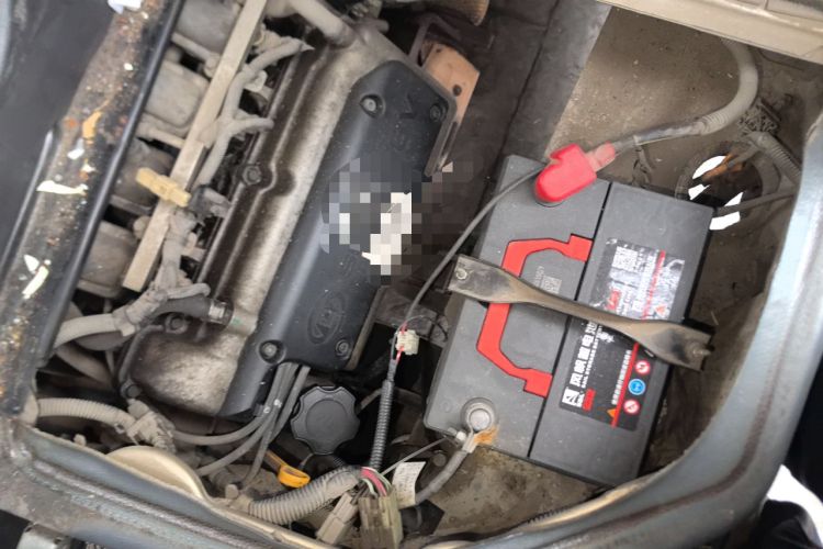 Used Wuling Rongguang 2012 1.2L Extended Basic Version LJY Engine Bay Left