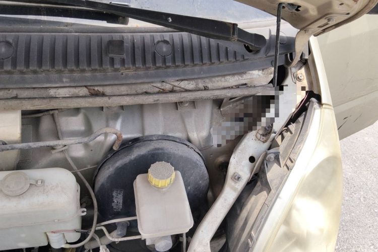 Used Wuling Rongguang 2012 1.5L Extended Basic Version Engine Bay Left