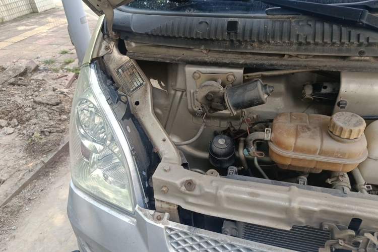 Used Wuling Rongguang 2012 1.2L Extended Basic Version LJY Engine Bay Right