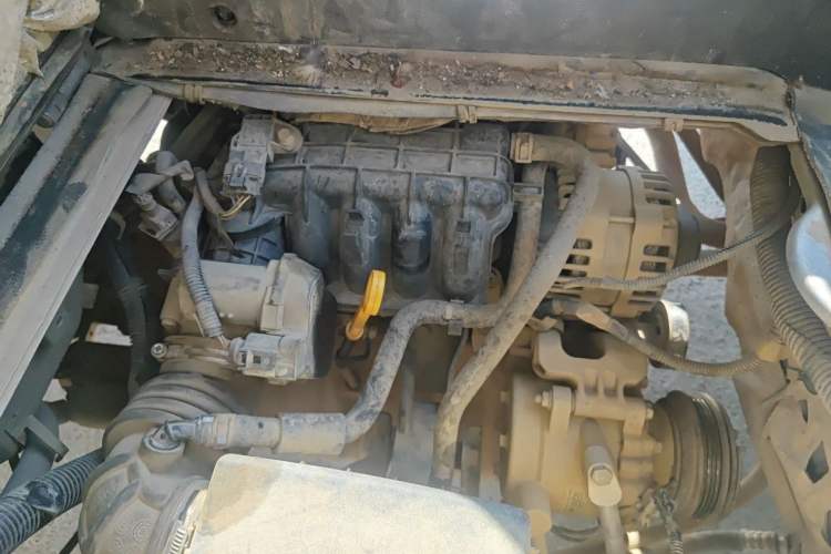Used Wuling Rongguang 2012 1.2L Extended Basic Version LJY Engine Bay Right