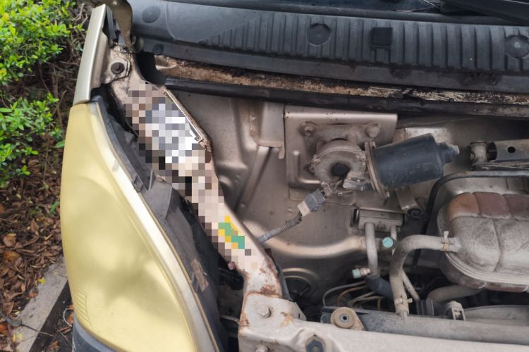 Used Wuling Rongguang 2012 1.2L Extended Basic Version LJY Engine Bay Right
