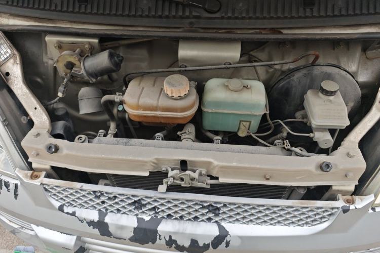 Used Wuling Rongguang 2012 1.5L Extended Basic Version Engine Bay