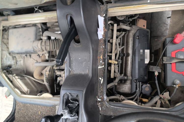 Used Wuling Rongguang 2012 1.2L Extended Basic Version LJY Engine Bay