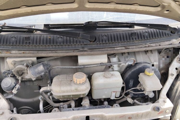 Used Wuling Rongguang 2012 1.5L Extended Basic Version Engine Bay