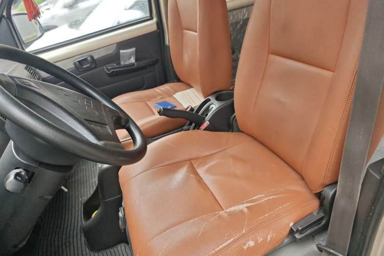 Used Wuling Rongguang 2012 1.5L Extended Basic Version Left Front Seat