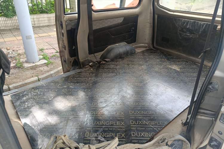 Used Wuling Rongguang 2012 1.2L Extended Basic Version LJY Left Rear Seat