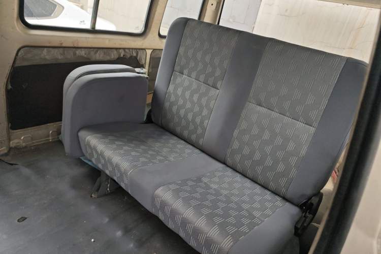 Used Wuling Rongguang 2012 1.5L Extended Basic Version Left Rear Seat