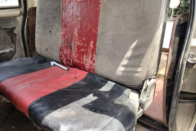 Used Wuling Rongguang 2012 1.5L Extended Basic Version Left Rear Seat