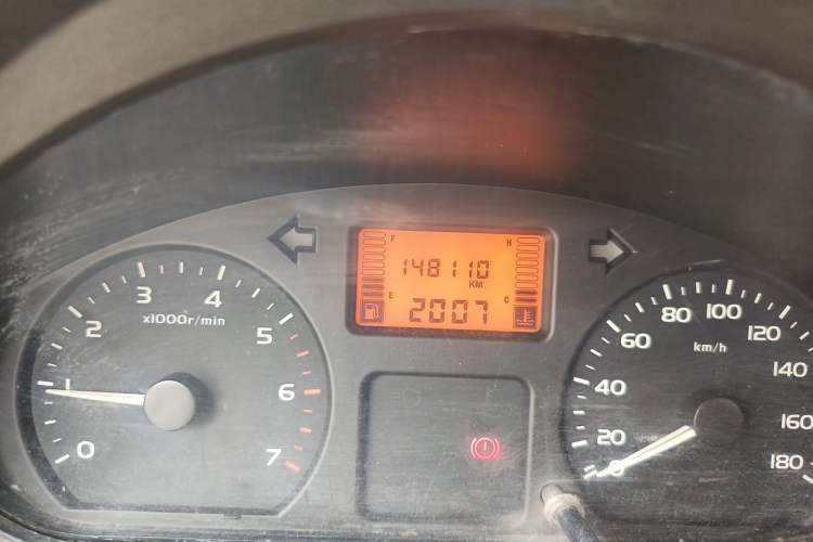 Used Wuling Rongguang 2012 1.2L Extended Basic Version LJY Odometer Close Up