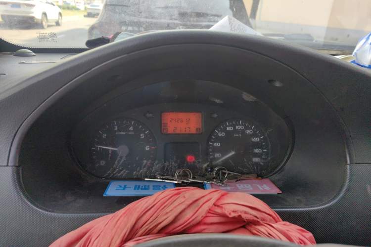 Used Wuling Rongguang 2012 1.2L Extended Basic Version LJY Odometer Close Up