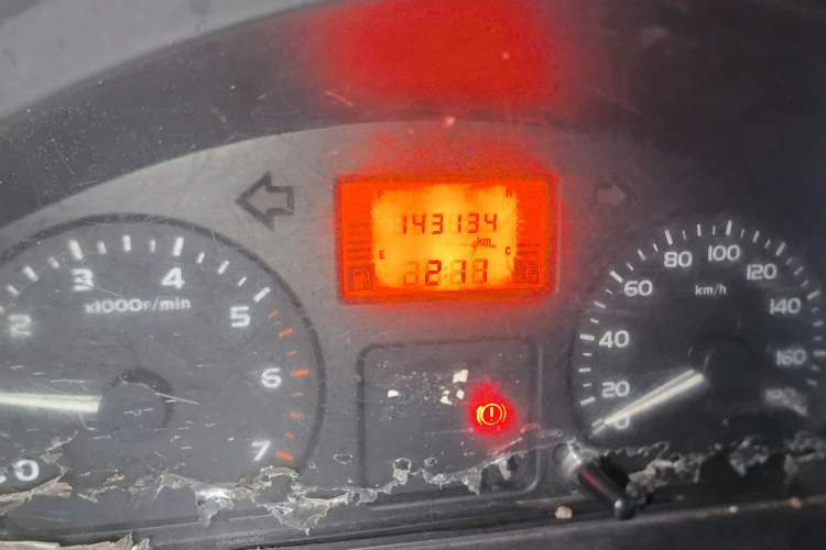 Used Wuling Rongguang 2012 1.2L Extended Basic Version LJY Odometer Close Up