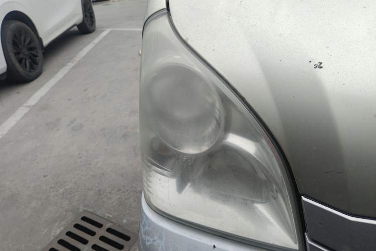 Used Wuling Rongguang 2012 1.5L Extended Basic Version Right Front Headlight