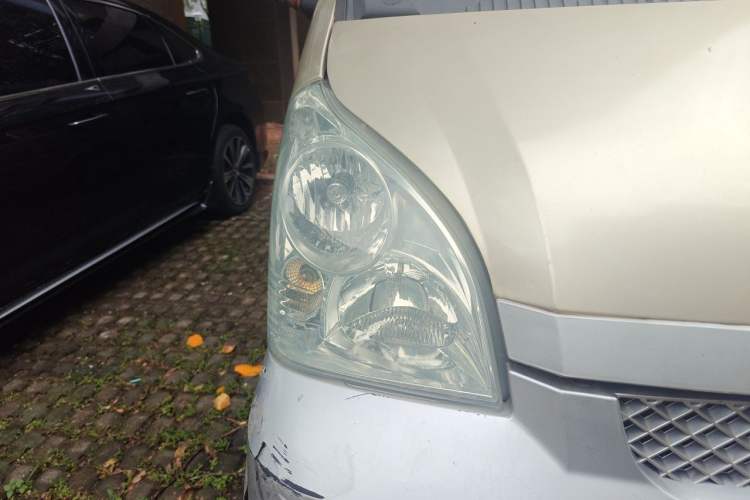 Used Wuling Rongguang 2012 1.2L Extended Basic Version LJY Right Front Headlight