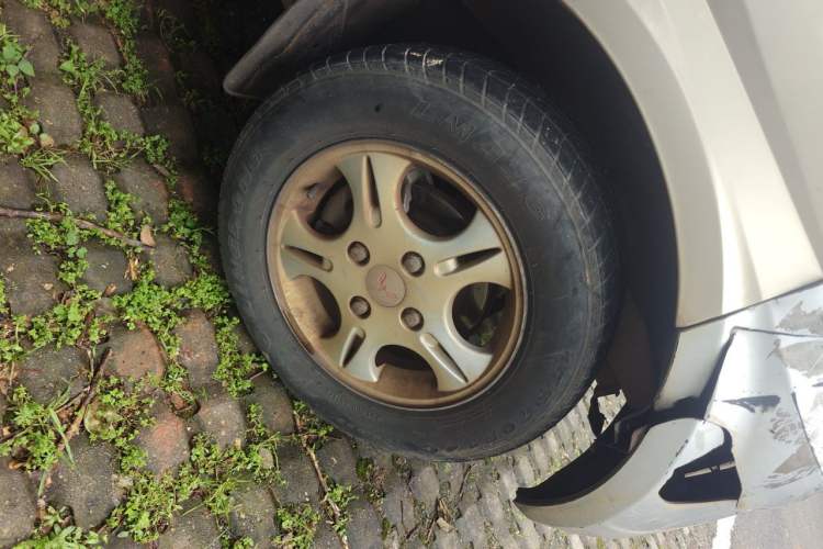 Used Wuling Rongguang 2012 1.2L Extended Basic Version LJY Right Front Wheel Hub