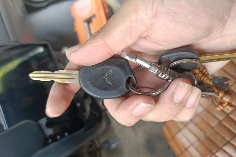 Used Wuling Rongguang 2012 1.2L Extended Basic Version LJY Vehicle Key