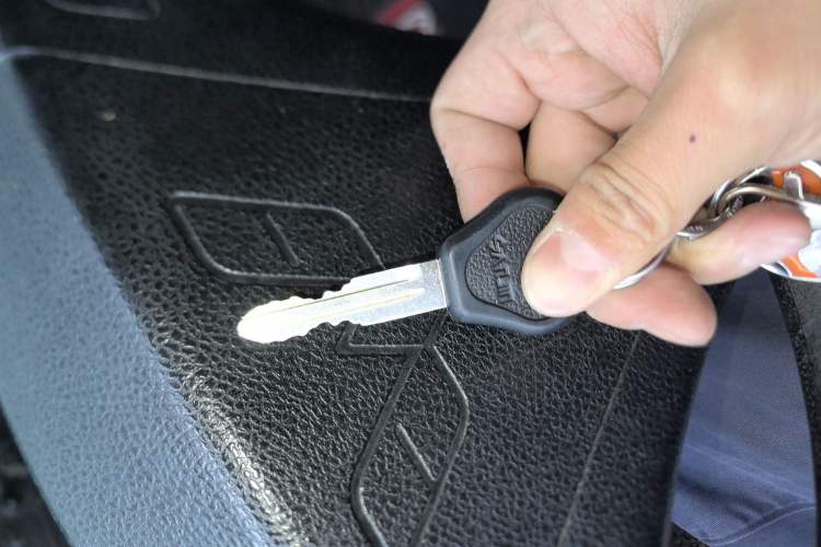 Used Wuling Rongguang 2012 1.2L Extended Basic Version LJY Vehicle Key