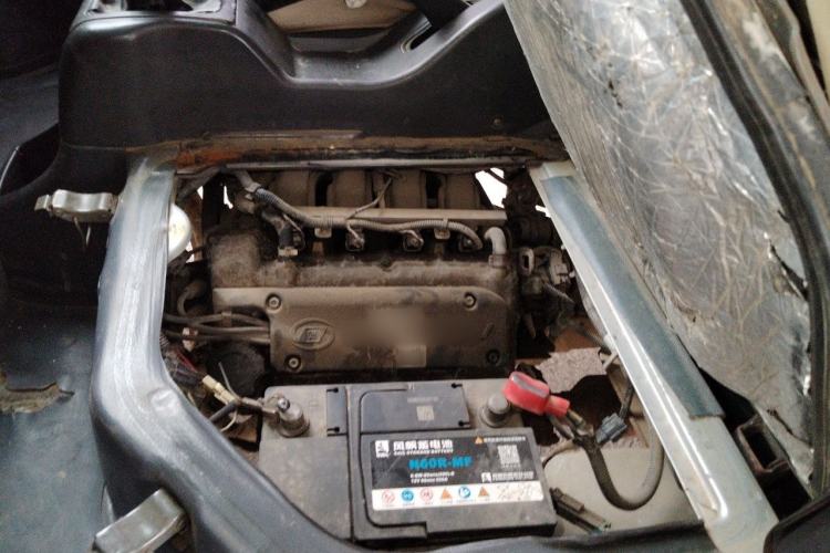 Used Wuling Rongguang 2012 1.2L Extended Basic Version LJY Engine Bay