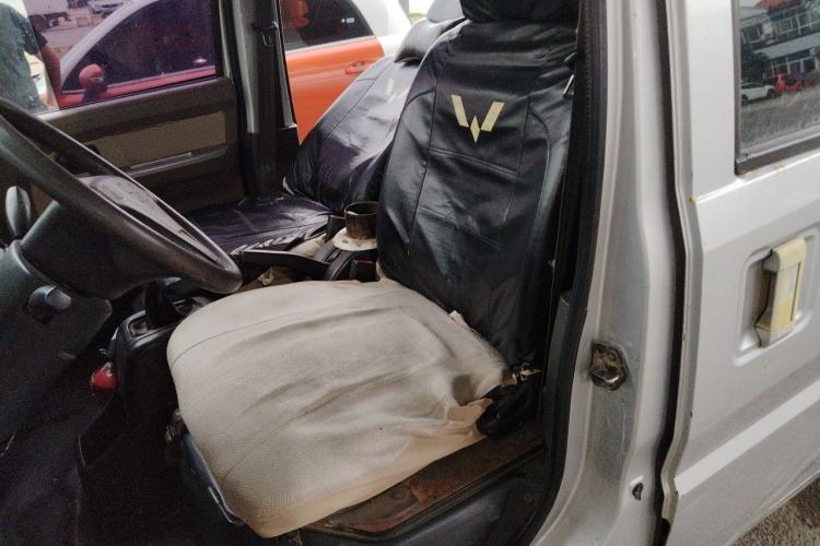 Used Wuling Rongguang 2012 1.2L Extended Basic Version LJY Left Front Seat