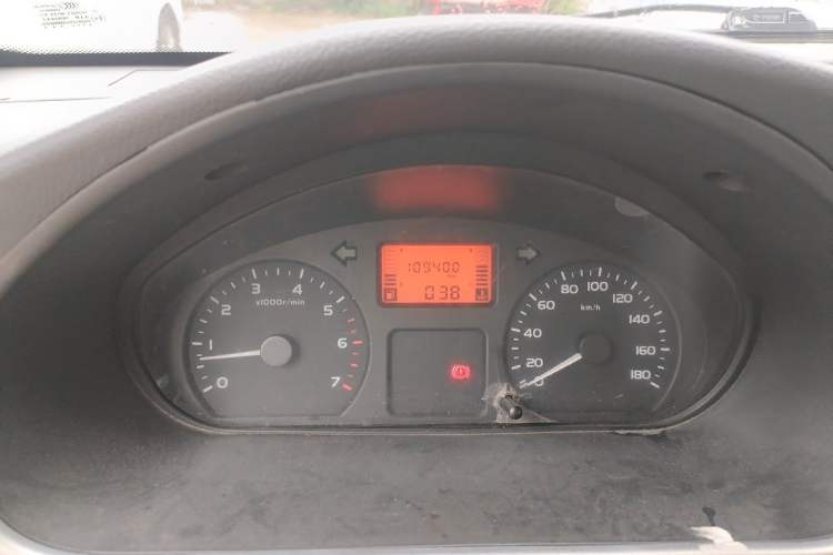 Used Wuling Rongguang  Odometer Close Up