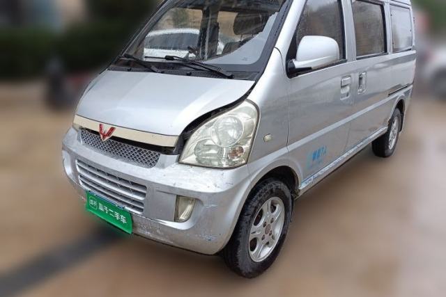 Used Wuling Rongguang 1.2L manual 7-seater