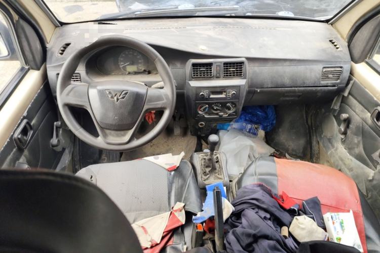 Used Wuling Rongguang 2012 1.5L Extended Basic Version Center Console