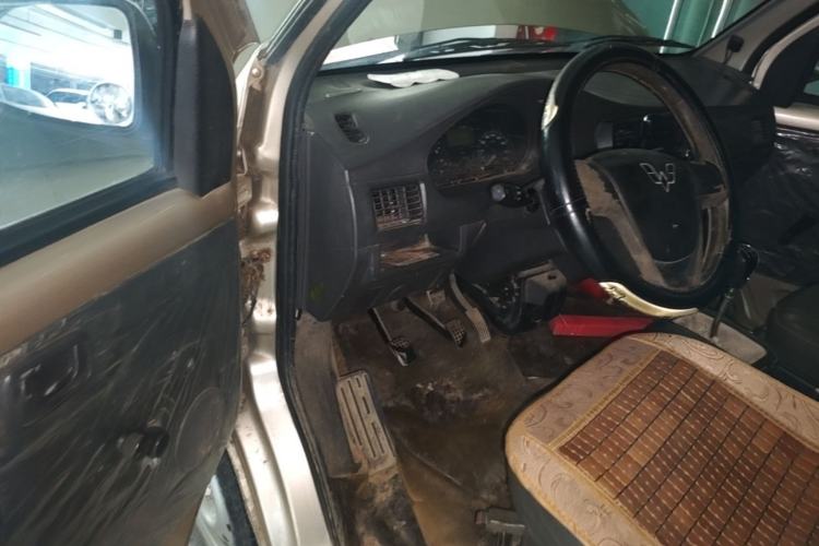 Used Wuling Rongguang 2012 1.5L Extended Basic Version Driver Seat