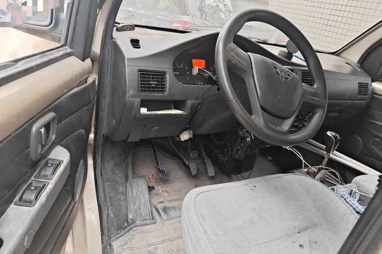 Used Wuling Rongguang 2012 1.5L Extended Basic Version Driver Seat