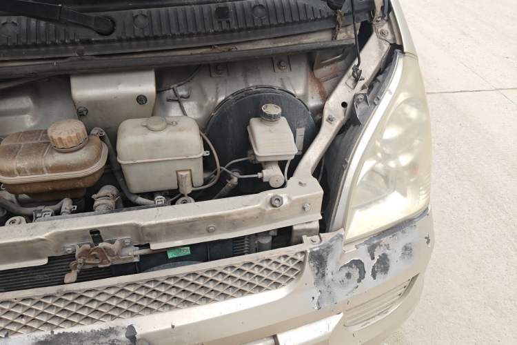 Used Wuling Rongguang 2012 1.5L Extended Basic Version Engine Bay Left