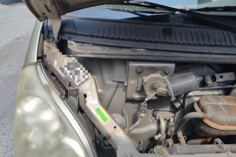 Used Wuling Rongguang 2012 1.5L Extended Basic Version Engine Bay Right