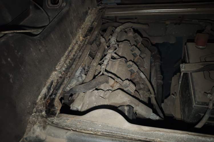 Used Wuling Rongguang 2012 1.5L Extended Basic Version Engine Bay Right