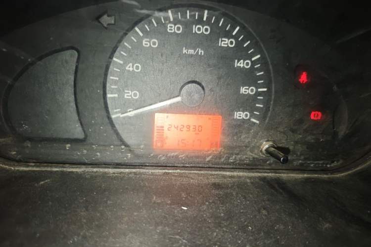 Used Wuling Rongguang 2012 1.5L Extended Basic Version Odometer Close Up