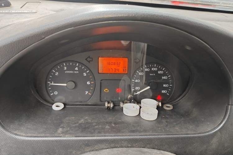Used Wuling Rongguang 2012 1.5L Extended Basic Version Odometer Close Up