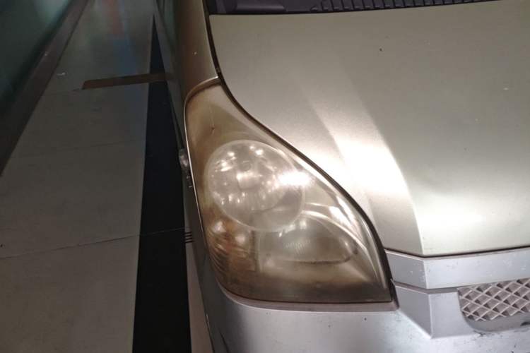 Used Wuling Rongguang 2012 1.5L Extended Basic Version Right Front Headlight